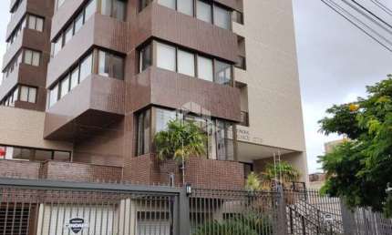 Apartamento 03 Quartos com 01 Suíte, Churrasqueira, 02 vagas - Porto Alegre