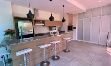 Apartamento de 2 dormitórios e 1 vaga no bairro azenha