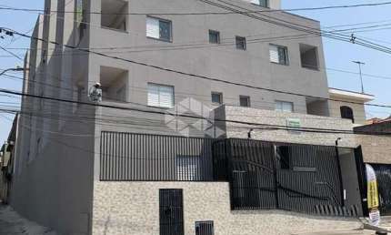 Apartamento á Venda em Itaquera  41m², 2 dormitórios, sala, área de serviço.