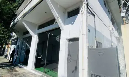 Prédio comercial em terreno de 896m2, na região de Itaquera.