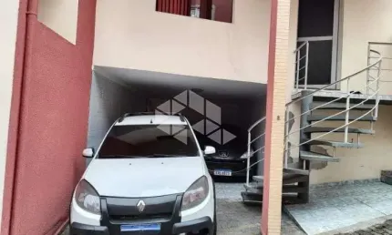 ESPAÇOSA CASA DE CONDOMÍNIO COM 2 VAGAS DE CARRO A VENDA EM ITAQUERA