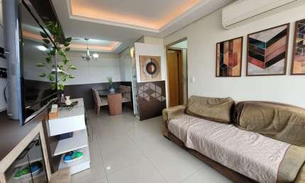 Apartamento  03 dormitórios, sendo 1 suíte, semimobiliado, lareira e churrasqueira a uma quadra da Assis Brasil