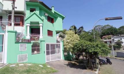 Excelente casa /sobrado, 4 quartos com viabilidade de mais 2, no Cristo Redentor