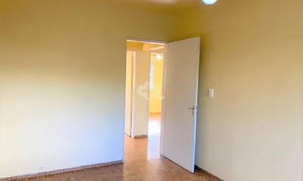 Apartamento 3 quartos com vaga escriturada, bairro Jd. Planalto em Porto Alegre.