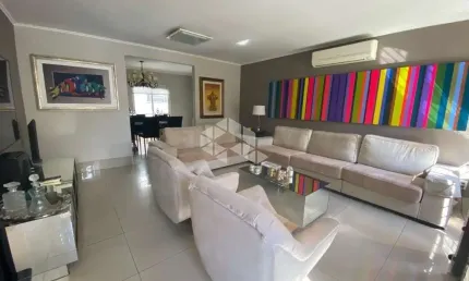 Casa 231m² com 4 quartos e piscina - Jr Itu em Porto Alegre