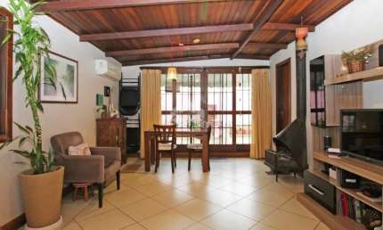 Cobertura com 3 quartos e 115m² à venda no Bairro  Santana em Porto Alegre, localização privilegiada, na zona central do bairro Santana .