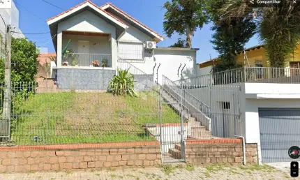 Casa ampla, totalmente reformada e pronta para morar!