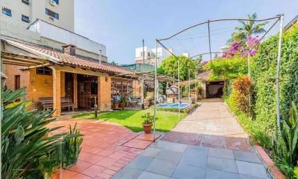 Casa 3 quartos no bairro São João, com área privativa de 255m2 em Porto Alegre