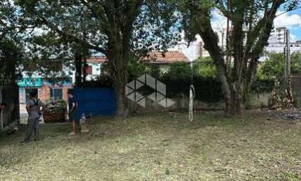 Terreno plano com 466 metros totais no bairro Cristo Redentor