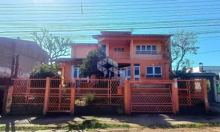 Lindo Sobrado 4 dormitórios à venda no Jardim do Bosque - Cachoeirinha