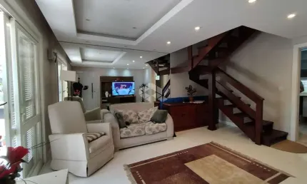 CASA 3 DORMITÓRIOS COM 2 VAGAS NO JARDIM PLANALTO em Porto Alegre