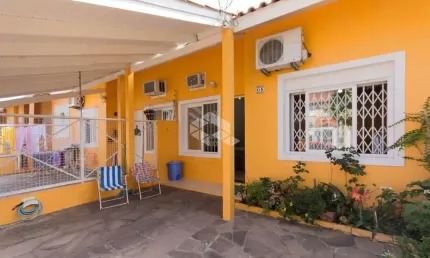 Casa dois dormitórios em porto alegre,bairro Jd.Leopoldina em Porto Alegre.