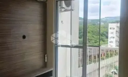 Apartamento 2 dormitórios com box impecável! Entrar e Morar!