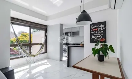 Apartamento 2 dormitórios, 1 suíte, 1 vaga coberta e escriturada, na Zona Sul
