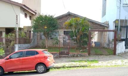 Ótima Casa 3 quartos, a 20 metros da Av. Nonoai, próxima Bourbon Teresópolis e UniRitter