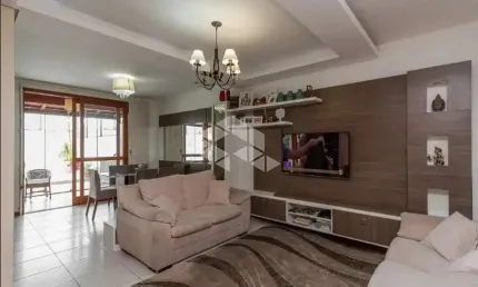Casa com 03 dormitórios com 01 suite - bairro Espirito Santo