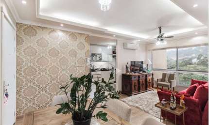 Belo  apartamento, com 2 dormitórios, 2 vagas no Centrinho do Bairro Tristeza
