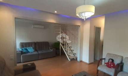 Excelente casa com 5 quartos, suíte, closet, lareira, salão festas/gourmet, piscina, 5 vagas