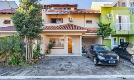 CASA EM CONDOMÍNIO 3 QUARTOS E 2 VAGAS DE GARAGEM NO BAIRRO IPANEMA
