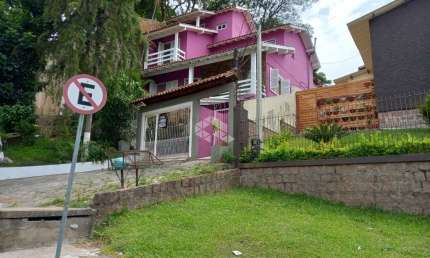 Casa com 03 dormitórios, vista deslumbrante para venda no bairro Nonoai