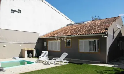 Casa com 3 quartos à venda na Rua Armando Czamanski, 135, Campo Novo, Porto Alegre