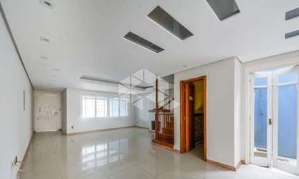 Casa 3 dormitórios com 2 vagas no Jardim Verde Ipanema