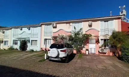 Sobrado com 2 dormitórios  próximo Faculdade Anhanguera - Zona Sul Porto Alegre