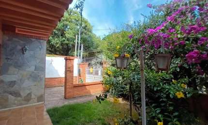 Casa térrea com 03 dormitórios bairro ipanema em porto alegre