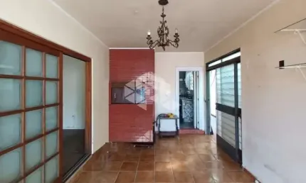 Casa térrea com 03 dormitórios bairro ipanema em porto alegre