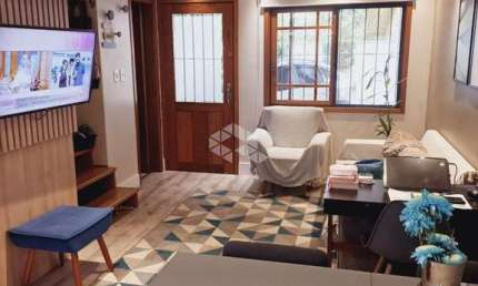 Casa  semimobiliada à venda em condomínio com 3 dormitórios 2 vagas de garagem em Ipanema.