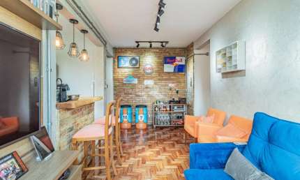 Excelente apartamento totalmente reformado 2 dormitórios na Tristeza
