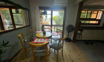 Casa em Condomínio, 3 dormitórios, sendo 1 suíte, churrasqueira, lareira e garagem fechada