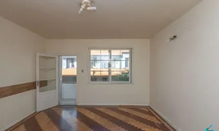 Apartamento no Menino Deus em Porto Alegre com 2 dormitórios, dependência e sacada