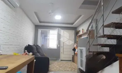 Casa a venda 2 dormitórios 2 suítes semi mobiliada com piscina na zona sul de Porto Alegre.