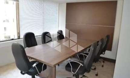 Sala/conjunto comercial com 45 m² no Centro Histórico de Porto Alegre.