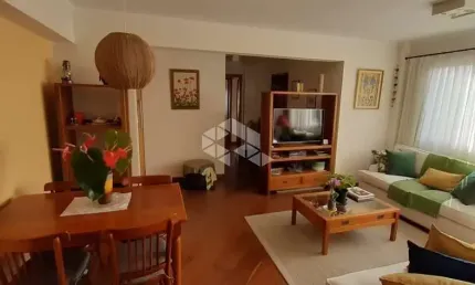 Apartamento com 3 Quartos e 2 banheiros à Venda, 118 m² por R$ 755.000