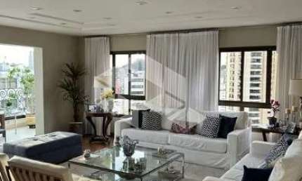 Lindo e Amplo Apartamento 290m² 4  quartos - 3 vagas de garagem na área Nobre do Real Park