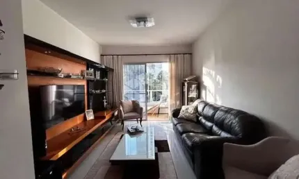 Apartamento à Venda com 3 Quartos, sendo 1 Suíte, 2 Vagas de Garagem, com 100m2