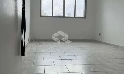 Apto perto do metro são judas, 02 dormitórios e 02 banheiros