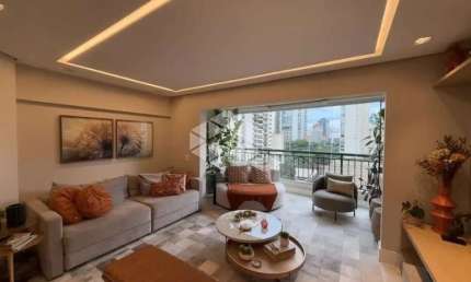 Apartamento à venda em São Paulo-SP, Indianópolis. 3 quartos, 1 suíte com closet, 2 salas, 3 banheiros, 2 vagas de garagem, 103m². Agende sua visita!