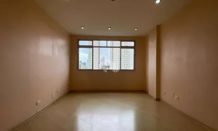 Apartamento com 3 quartos , sendo 1 suíte e 1 vaga de garagem, próximo ao Parque da Aclimação.