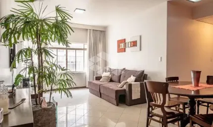Apartamento de 90m² na liberdade, reformado, com 02 quartos e 01 vaga de garagem.