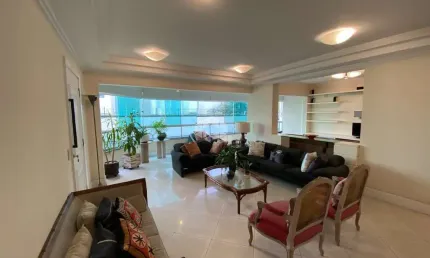 Apartamento à venda no campo belo, com 03 suítes e 03 vagas de garagens.