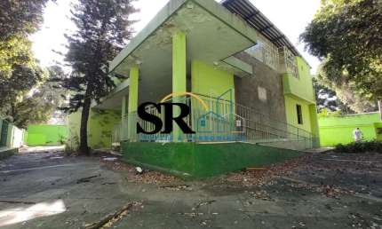 Casa comercial com 23 salas para alugar no Centro, Governador Valadares 