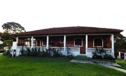 Chácara  com 03 dormitórios sendo 01 Suíte - Venda / Aluguel  -  Embu-Guaçu/Cipó