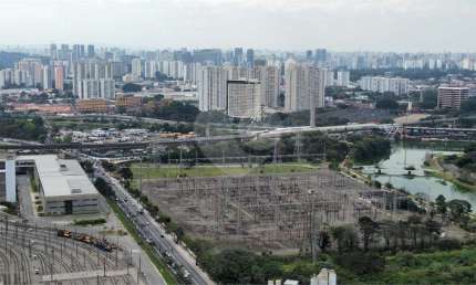 Terreno comercial à venda na Avenida Guarapiranga, 23, Guarapiranga, São Paulo