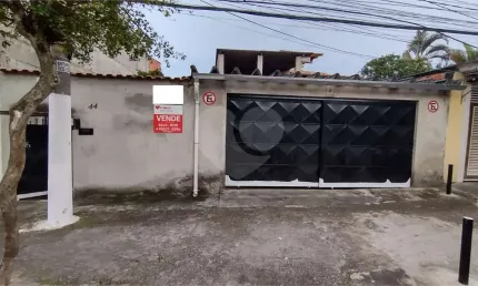 Casa com 3 quartos à venda em Jardim Das Imbuias - SP