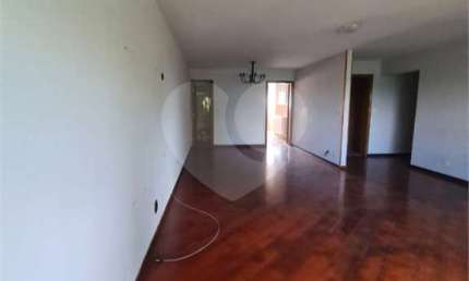 Apartamento á venda com 03 dormitórios na região da Cidade Dutra!!