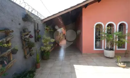 Casa com 3 quartos à venda na Rua Tasmânia, 116, Socorro, São Paulo