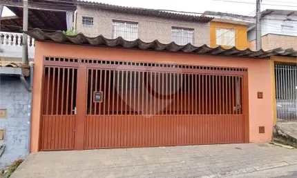 Casa térrea com 2 quartos à venda em Parque Brasil - SP